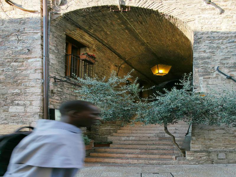 Hotel Properzio Assisi Exterior foto